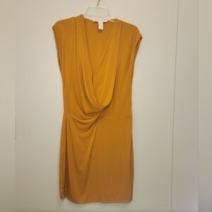 Diane Von Furstenberg Sleeveless Mustard Draped Front Silk Dress Size 4